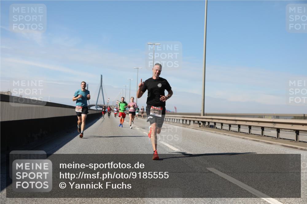 03.10.2025 - Köhlbrandbrückenlauf Yannick Fuchs http://msf.ph/oto/9185555 03.10.2025 11:43:20 Position 3  meine-sportfotos.de