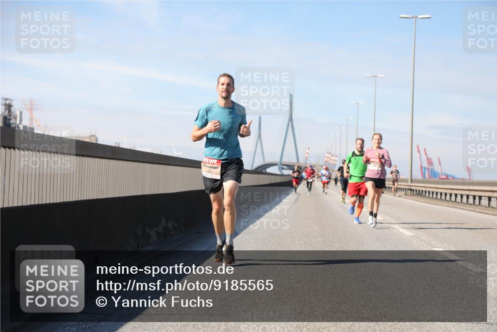 03.10.2025 - Köhlbrandbrückenlauf Yannick Fuchs http://msf.ph/oto/9185565 03.10.2025 11:43:21 Position 3 4241 meine-sportfotos.de
