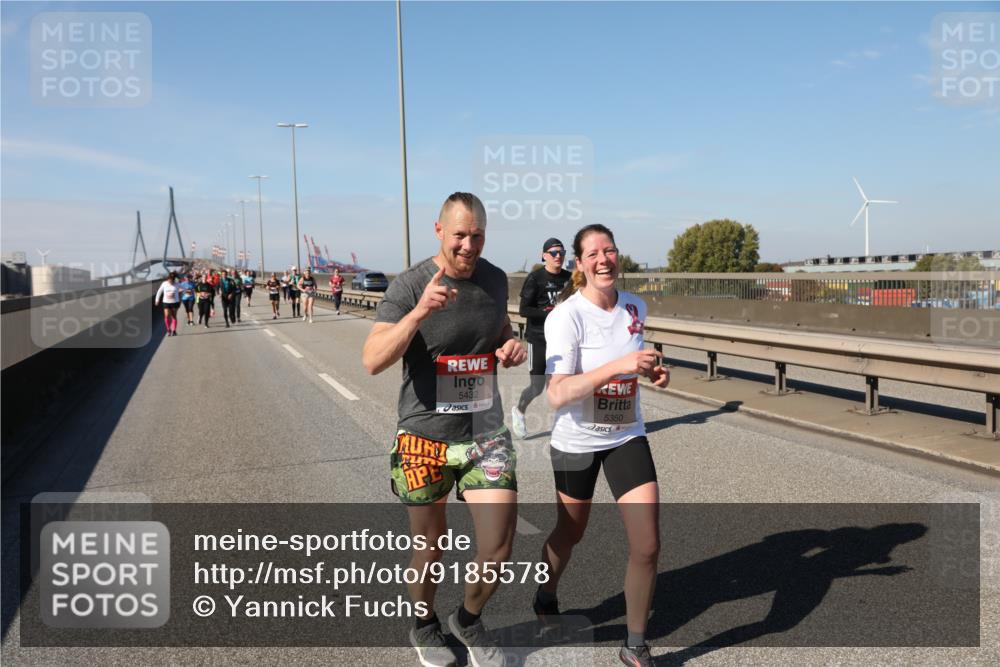 03.10.2025 - Köhlbrandbrückenlauf Yannick Fuchs http://msf.ph/oto/9185578 03.10.2025 12:04:30 Position 3 5432, 5350 meine-sportfotos.de