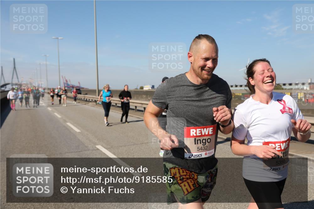 03.10.2025 - Köhlbrandbrückenlauf Yannick Fuchs http://msf.ph/oto/9185585 03.10.2025 12:04:30 Position 3 5432, 5350 meine-sportfotos.de