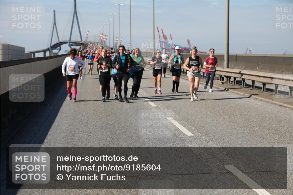 03.10.2025 - Köhlbrandbrückenlauf Yannick Fuchs http://msf.ph/oto/9185604 03.10.2025 12:04:34 Position 3  meine-sportfotos.de