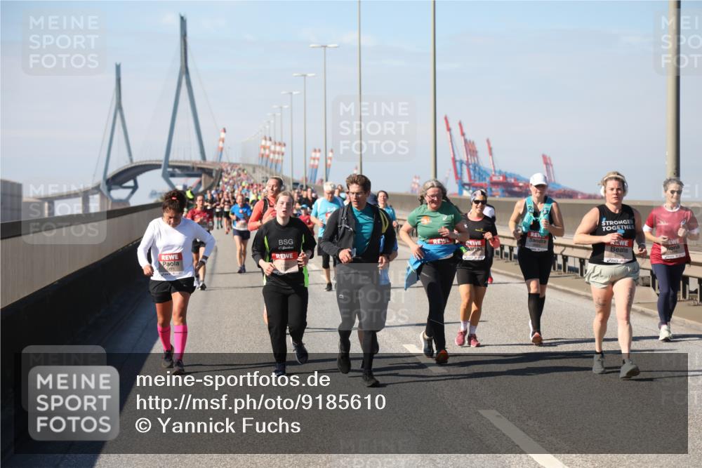 03.10.2025 - Köhlbrandbrückenlauf Yannick Fuchs http://msf.ph/oto/9185610 03.10.2025 12:04:35 Position 3 5171, 4976 meine-sportfotos.de