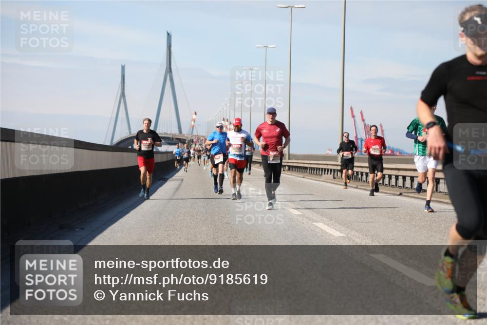 03.10.2025 - Köhlbrandbrückenlauf Yannick Fuchs http://msf.ph/oto/9185619 03.10.2025 11:43:29 Position 3  meine-sportfotos.de