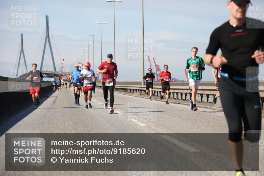 03.10.2025 - Köhlbrandbrückenlauf Yannick Fuchs http://msf.ph/oto/9185620 03.10.2025 11:43:29 Position 3  meine-sportfotos.de
