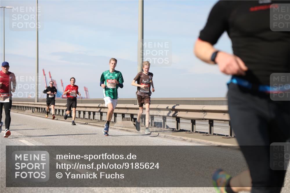 03.10.2025 - Köhlbrandbrückenlauf Yannick Fuchs http://msf.ph/oto/9185624 03.10.2025 11:43:30 Position 3  meine-sportfotos.de