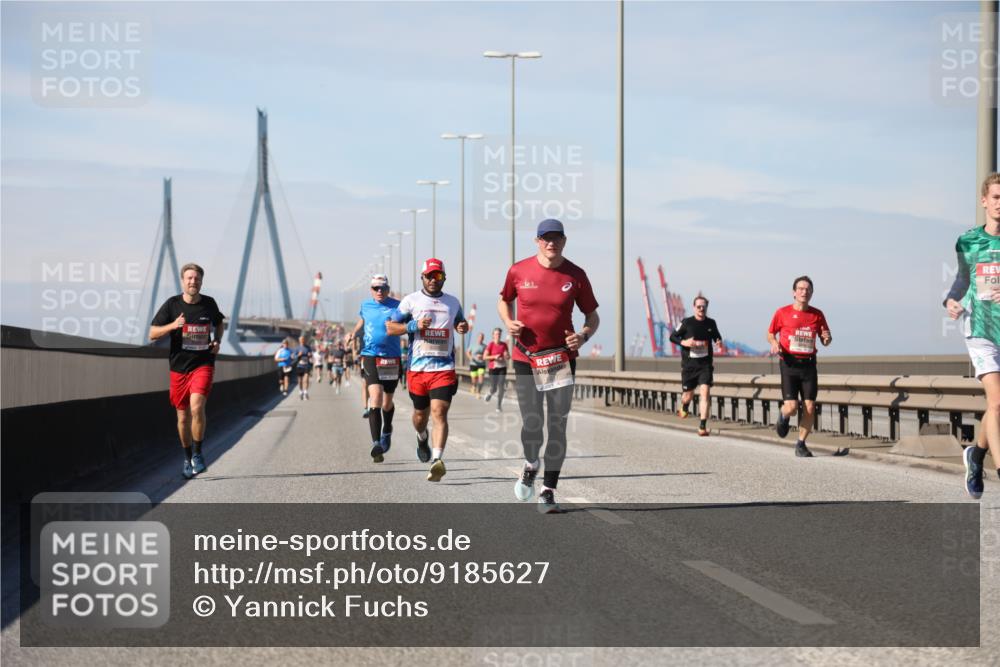 03.10.2025 - Köhlbrandbrückenlauf Yannick Fuchs http://msf.ph/oto/9185627 03.10.2025 11:43:31 Position 3  meine-sportfotos.de