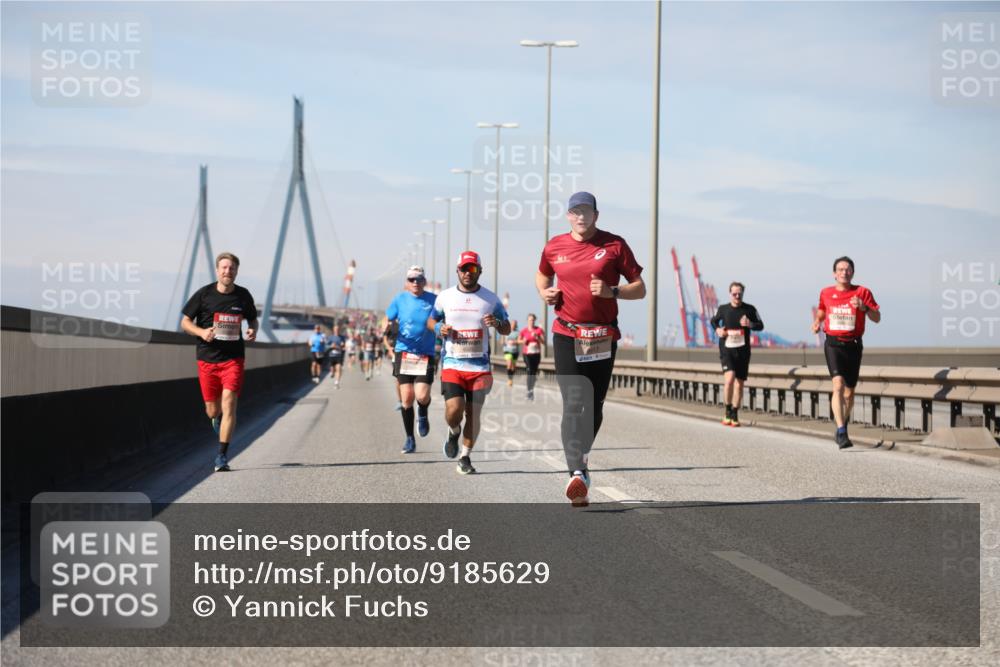 03.10.2025 - Köhlbrandbrückenlauf Yannick Fuchs http://msf.ph/oto/9185629 03.10.2025 11:43:31 Position 3  meine-sportfotos.de