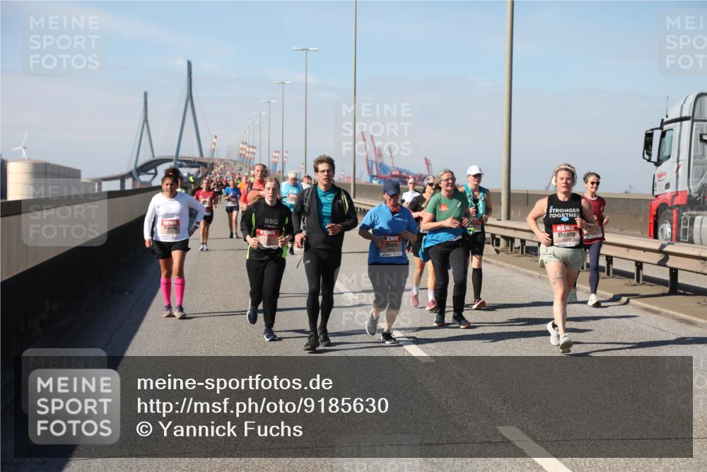 03.10.2025 - Köhlbrandbrückenlauf Yannick Fuchs http://msf.ph/oto/9185630 03.10.2025 12:04:36 Position 3  meine-sportfotos.de