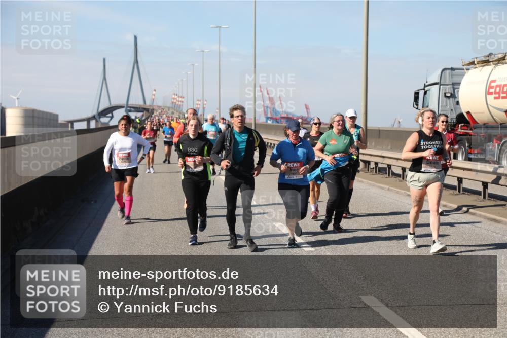 03.10.2025 - Köhlbrandbrückenlauf Yannick Fuchs http://msf.ph/oto/9185634 03.10.2025 12:04:37 Position 3 833 meine-sportfotos.de