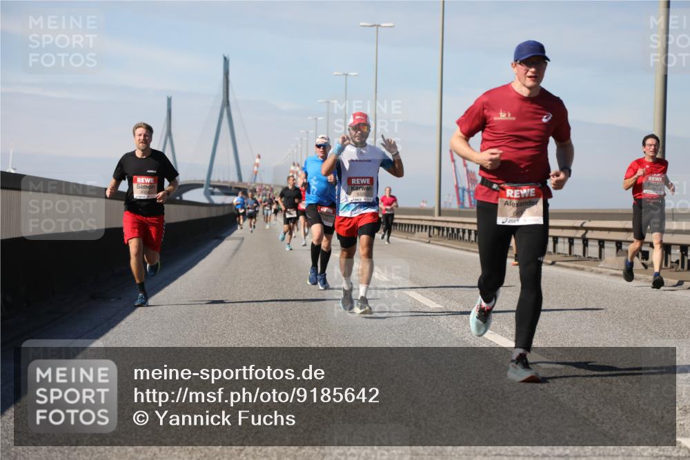 03.10.2025 - Köhlbrandbrückenlauf Yannick Fuchs http://msf.ph/oto/9185642 03.10.2025 11:43:33 Position 3 6325 meine-sportfotos.de