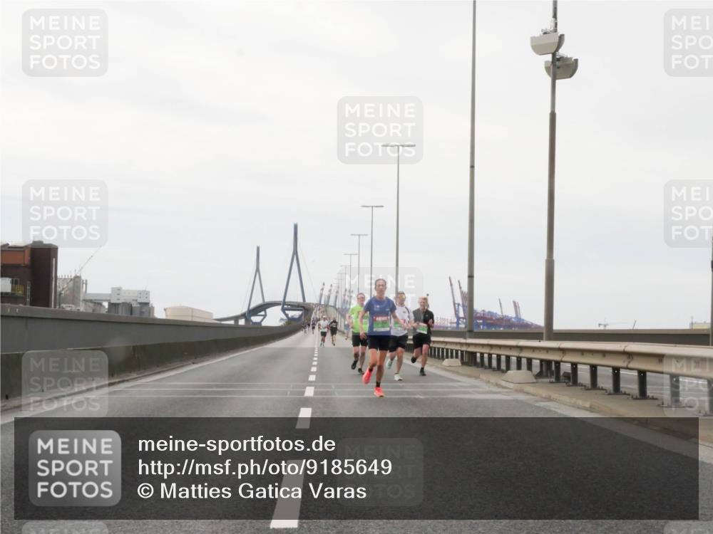 03.10.2025 - Köhlbrandbrückenlauf Matties Gatica Varas http://msf.ph/oto/9185649 03.10.2025 15:42:40 Position 3  meine-sportfotos.de