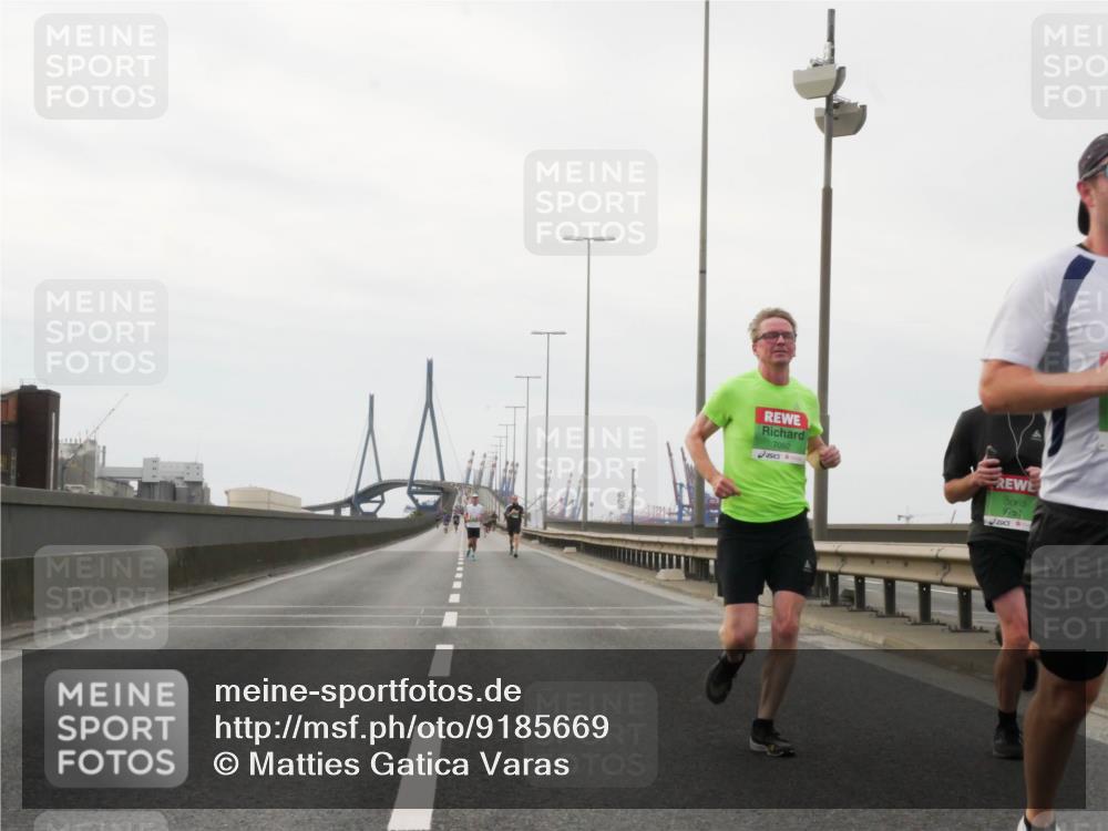 03.10.2025 - Köhlbrandbrückenlauf Matties Gatica Varas http://msf.ph/oto/9185669 03.10.2025 15:42:45 Position 3 7092, 975 meine-sportfotos.de
