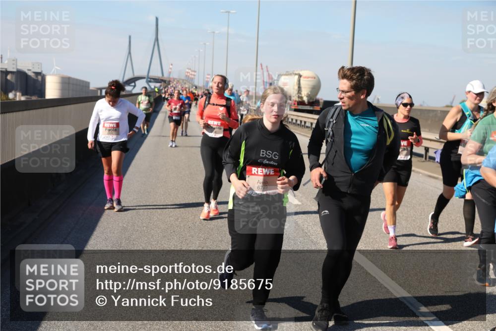 03.10.2025 - Köhlbrandbrückenlauf Yannick Fuchs http://msf.ph/oto/9185675 03.10.2025 12:04:39 Position 3 5171, 6749 meine-sportfotos.de