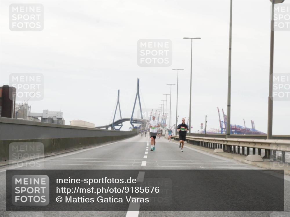 03.10.2025 - Köhlbrandbrückenlauf Matties Gatica Varas http://msf.ph/oto/9185676 03.10.2025 15:42:50 Position 3  meine-sportfotos.de