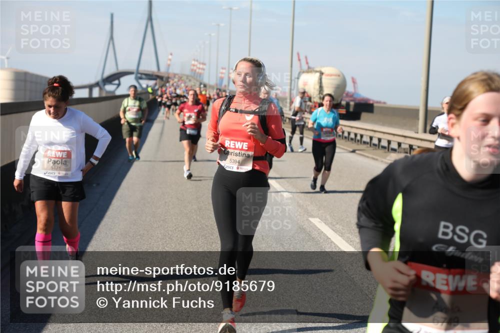 03.10.2025 - Köhlbrandbrückenlauf Yannick Fuchs http://msf.ph/oto/9185679 03.10.2025 12:04:40 Position 3 5171, 5394, 6749 meine-sportfotos.de