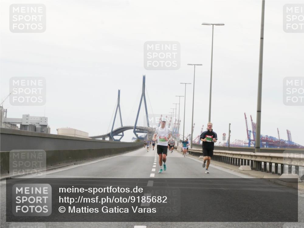 03.10.2025 - Köhlbrandbrückenlauf Matties Gatica Varas http://msf.ph/oto/9185682 03.10.2025 15:42:52 Position 3  meine-sportfotos.de