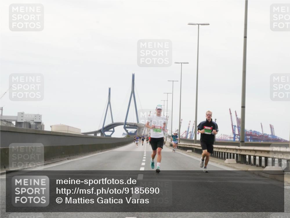 03.10.2025 - Köhlbrandbrückenlauf Matties Gatica Varas http://msf.ph/oto/9185690 03.10.2025 15:42:53 Position 3  meine-sportfotos.de
