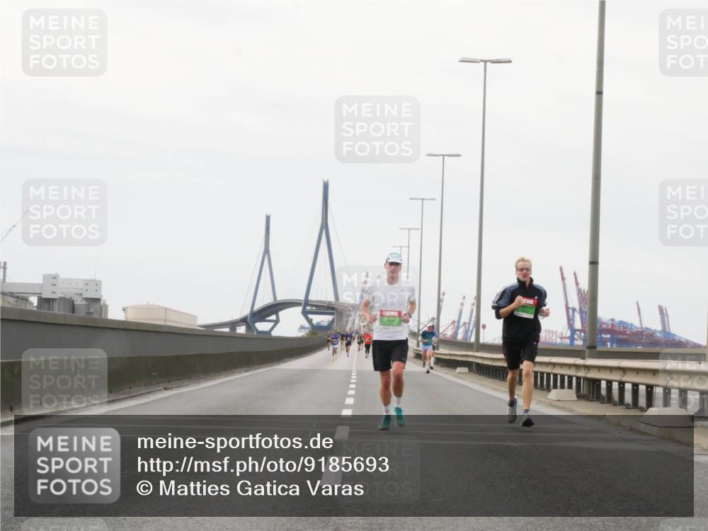 03.10.2025 - Köhlbrandbrückenlauf Matties Gatica Varas http://msf.ph/oto/9185693 03.10.2025 15:42:54 Position 3  meine-sportfotos.de