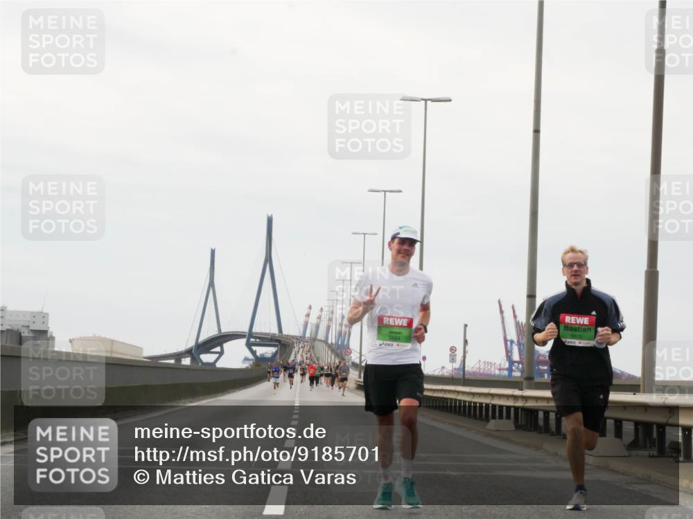 03.10.2025 - Köhlbrandbrückenlauf Matties Gatica Varas http://msf.ph/oto/9185701 03.10.2025 15:42:56 Position 3 9664 meine-sportfotos.de