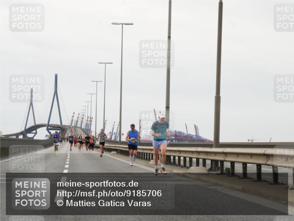 03.10.2025 - Köhlbrandbrückenlauf Matties Gatica Varas http://msf.ph/oto/9185706 03.10.2025 15:43:06 Position 3  meine-sportfotos.de