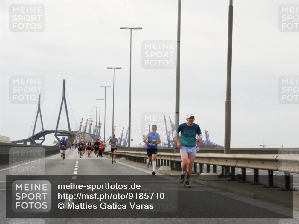 03.10.2025 - Köhlbrandbrückenlauf Matties Gatica Varas http://msf.ph/oto/9185710 03.10.2025 15:43:07 Position 3  meine-sportfotos.de