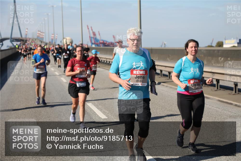 03.10.2025 - Köhlbrandbrückenlauf Yannick Fuchs http://msf.ph/oto/9185713 03.10.2025 12:04:44 Position 3 6544, 6545 meine-sportfotos.de