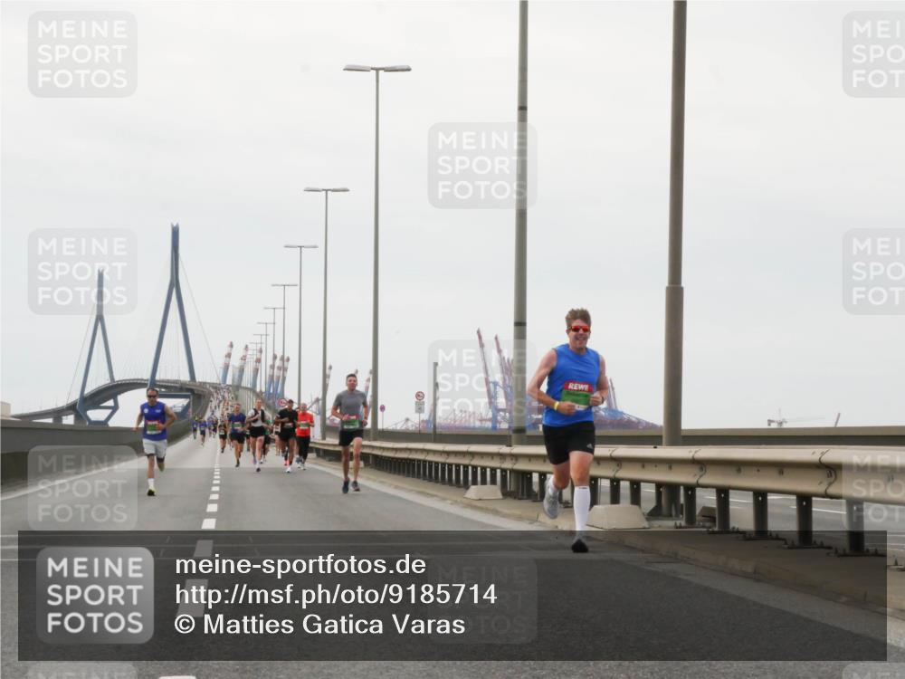 03.10.2025 - Köhlbrandbrückenlauf Matties Gatica Varas http://msf.ph/oto/9185714 03.10.2025 15:43:10 Position 3  meine-sportfotos.de
