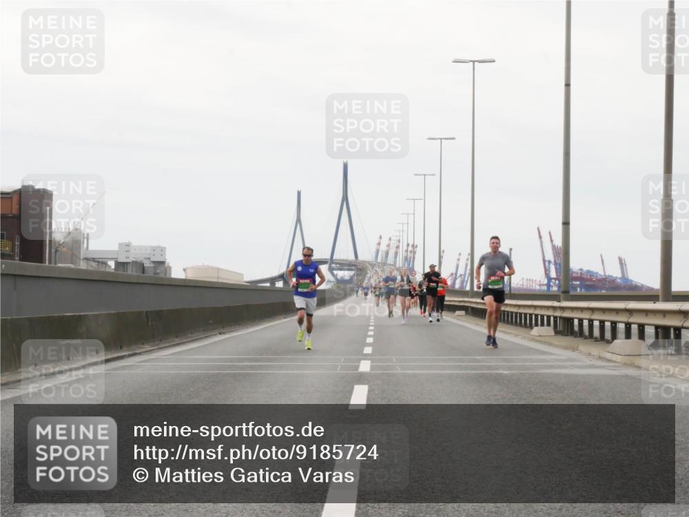 03.10.2025 - Köhlbrandbrückenlauf Matties Gatica Varas http://msf.ph/oto/9185724 03.10.2025 15:43:13 Position 3  meine-sportfotos.de
