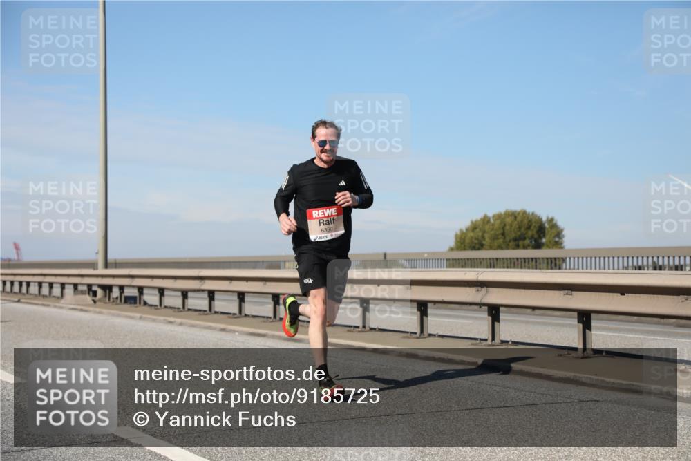 03.10.2025 - Köhlbrandbrückenlauf Yannick Fuchs http://msf.ph/oto/9185725 03.10.2025 11:43:38 Position 3 6390 meine-sportfotos.de