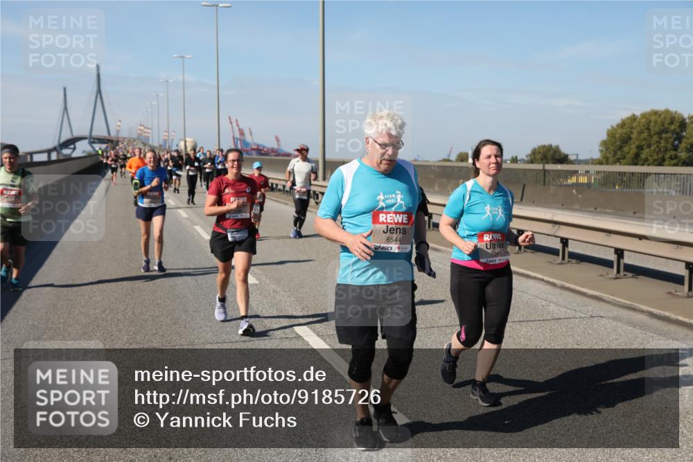 03.10.2025 - Köhlbrandbrückenlauf Yannick Fuchs http://msf.ph/oto/9185726 03.10.2025 12:04:45 Position 3 6544, 6545 meine-sportfotos.de