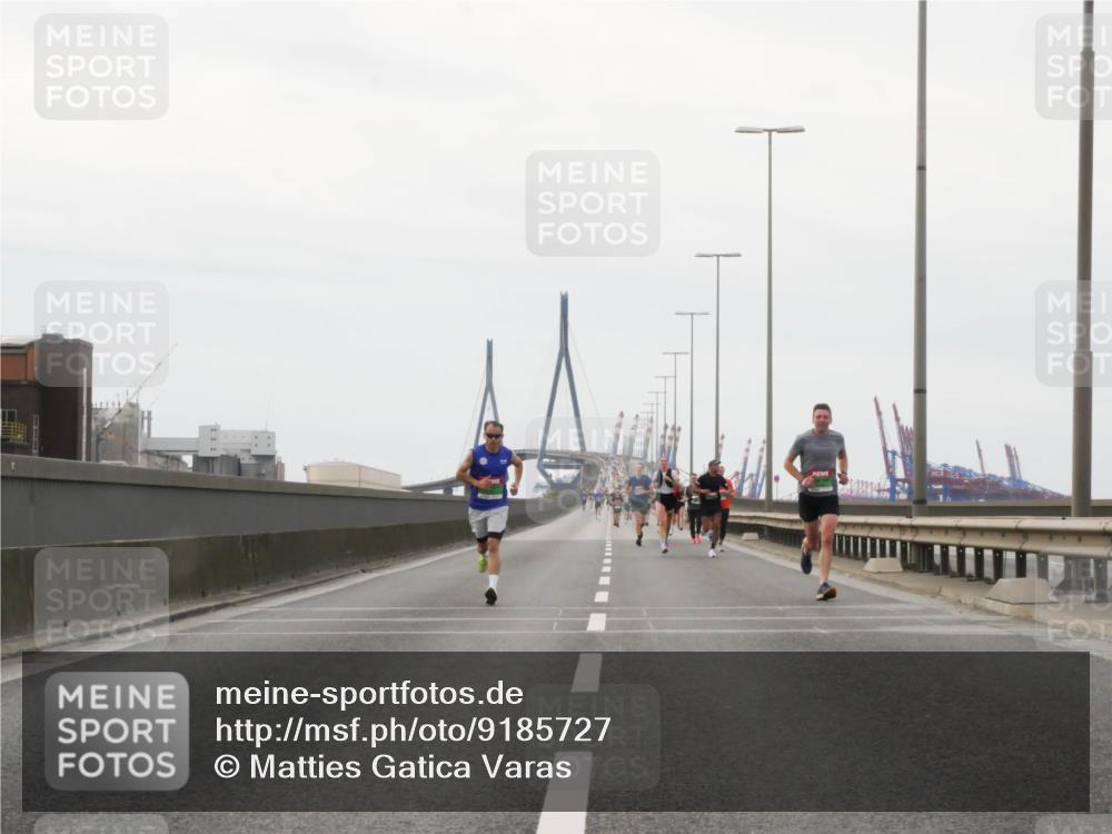 03.10.2025 - Köhlbrandbrückenlauf Matties Gatica Varas http://msf.ph/oto/9185727 03.10.2025 15:43:13 Position 3  meine-sportfotos.de