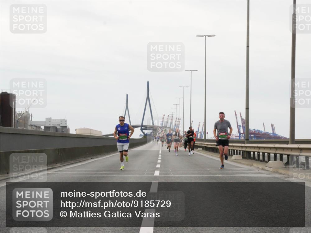 03.10.2025 - Köhlbrandbrückenlauf Matties Gatica Varas http://msf.ph/oto/9185729 03.10.2025 15:43:14 Position 3  meine-sportfotos.de