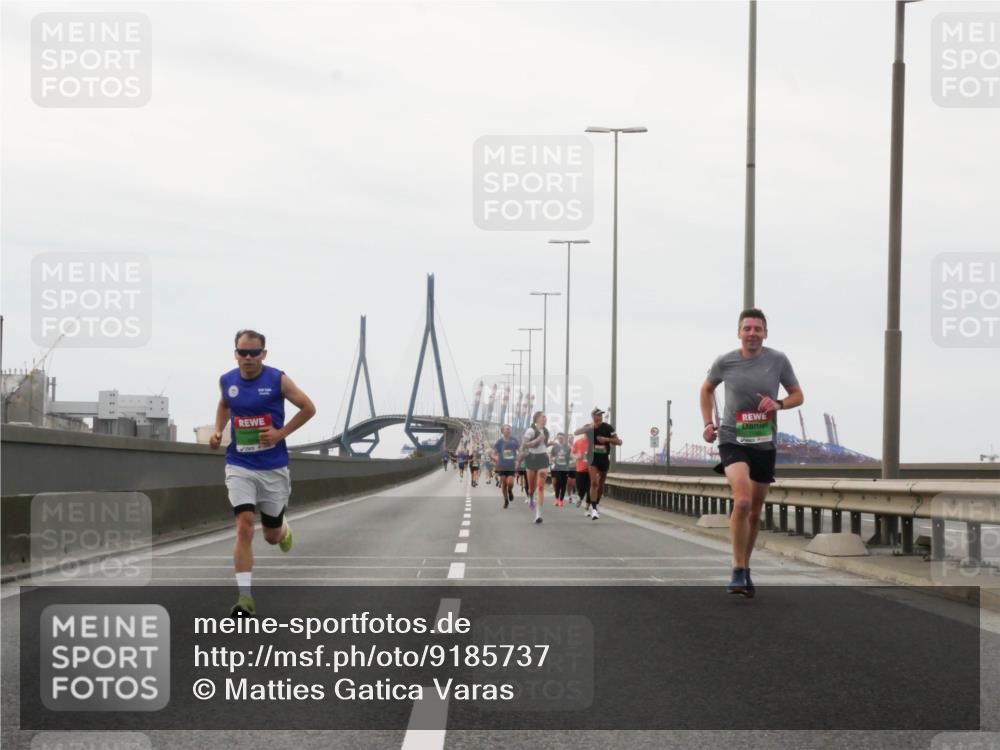 03.10.2025 - Köhlbrandbrückenlauf Matties Gatica Varas http://msf.ph/oto/9185737 03.10.2025 15:43:16 Position 3  meine-sportfotos.de