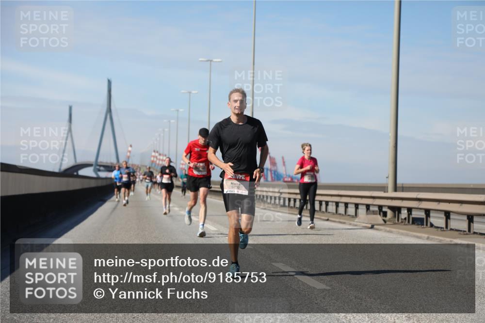 03.10.2025 - Köhlbrandbrückenlauf Yannick Fuchs http://msf.ph/oto/9185753 03.10.2025 11:43:40 Position 3 6732 meine-sportfotos.de