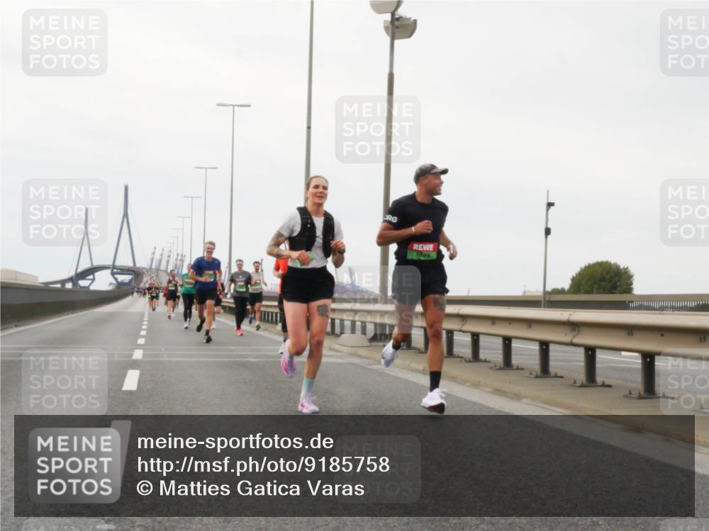 03.10.2025 - Köhlbrandbrückenlauf Matties Gatica Varas http://msf.ph/oto/9185758 03.10.2025 15:43:23 Position 3  meine-sportfotos.de