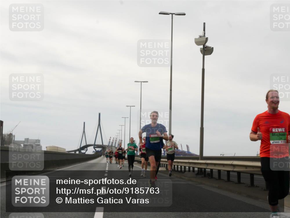 03.10.2025 - Köhlbrandbrückenlauf Matties Gatica Varas http://msf.ph/oto/9185763 03.10.2025 15:43:27 Position 3 7104 meine-sportfotos.de