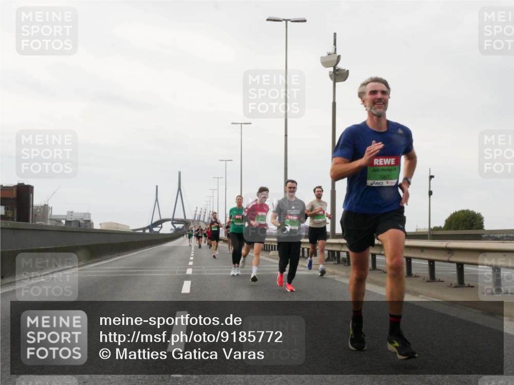03.10.2025 - Köhlbrandbrückenlauf Matties Gatica Varas http://msf.ph/oto/9185772 03.10.2025 15:43:28 Position 3 7087 meine-sportfotos.de