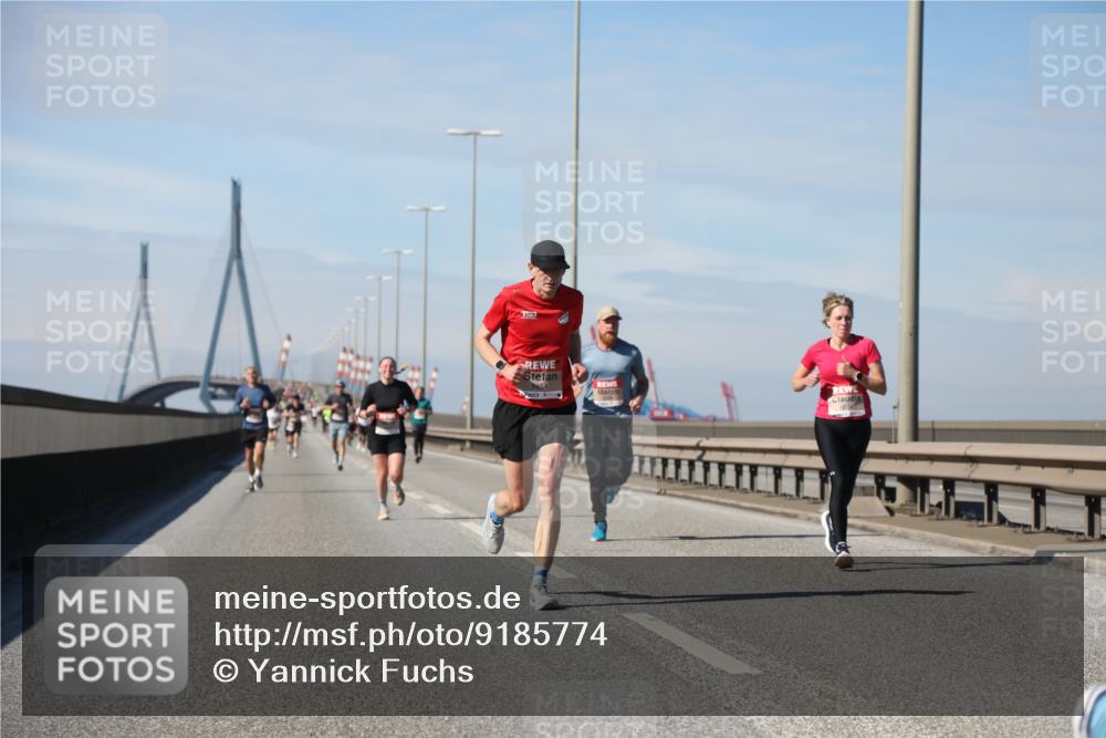 03.10.2025 - Köhlbrandbrückenlauf Yannick Fuchs http://msf.ph/oto/9185774 03.10.2025 11:43:42 Position 3 254 meine-sportfotos.de