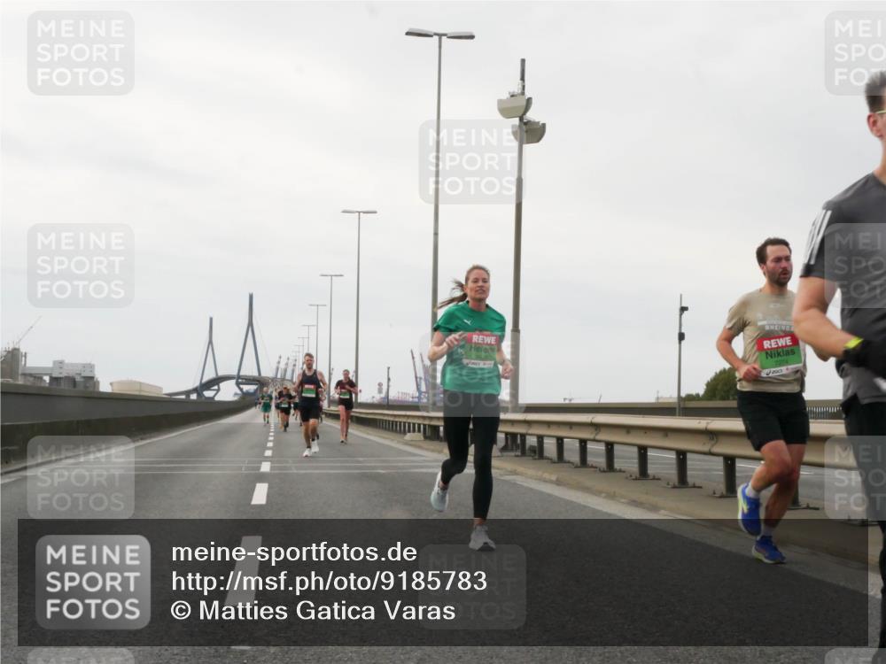 03.10.2025 - Köhlbrandbrückenlauf Matties Gatica Varas http://msf.ph/oto/9185783 03.10.2025 15:43:31 Position 3 7274 meine-sportfotos.de