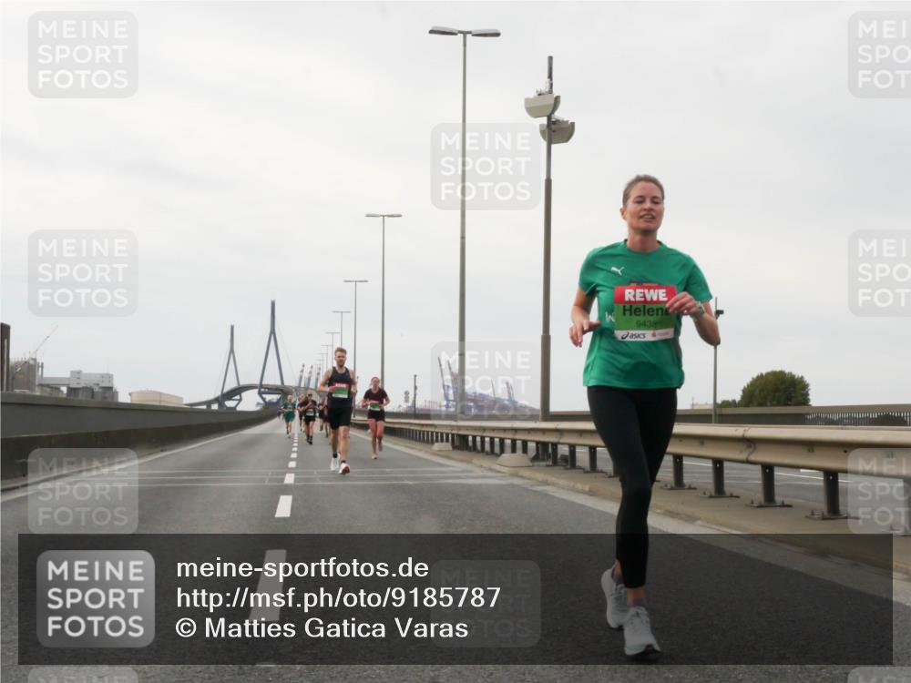 03.10.2025 - Köhlbrandbrückenlauf Matties Gatica Varas http://msf.ph/oto/9185787 03.10.2025 15:43:32 Position 3 9438 meine-sportfotos.de