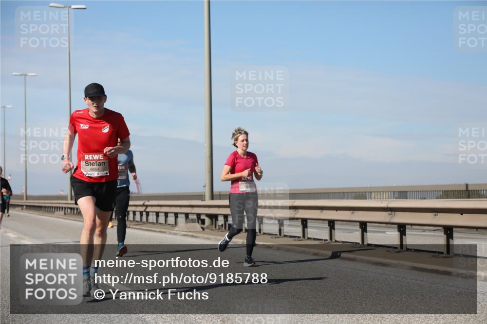 03.10.2025 - Köhlbrandbrückenlauf Yannick Fuchs http://msf.ph/oto/9185788 03.10.2025 11:43:43 Position 3 15, 6654 meine-sportfotos.de