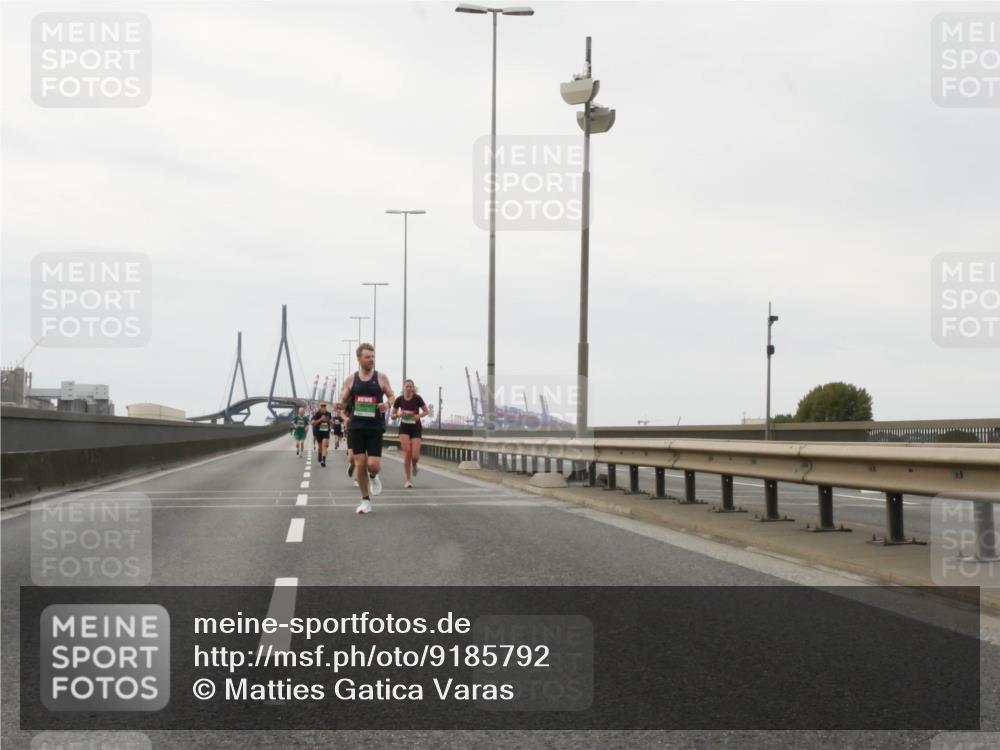 03.10.2025 - Köhlbrandbrückenlauf Matties Gatica Varas http://msf.ph/oto/9185792 03.10.2025 15:43:33 Position 3  meine-sportfotos.de
