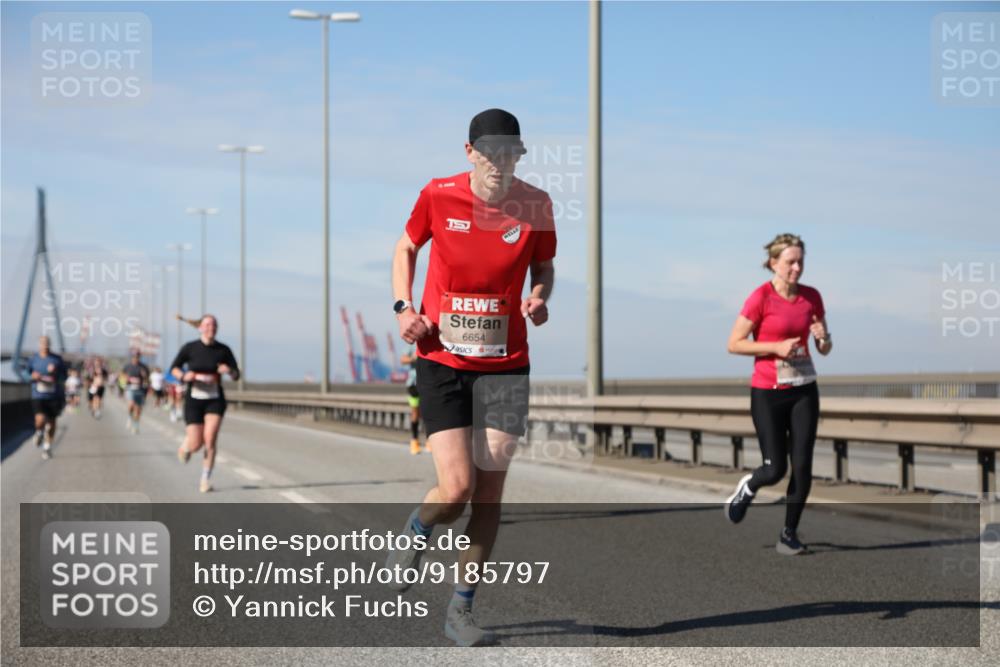 03.10.2025 - Köhlbrandbrückenlauf Yannick Fuchs http://msf.ph/oto/9185797 03.10.2025 11:43:43 Position 3 6654 meine-sportfotos.de