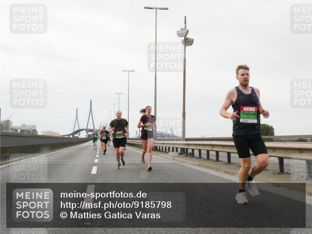 03.10.2025 - Köhlbrandbrückenlauf Matties Gatica Varas http://msf.ph/oto/9185798 03.10.2025 15:43:36 Position 3 7131 meine-sportfotos.de