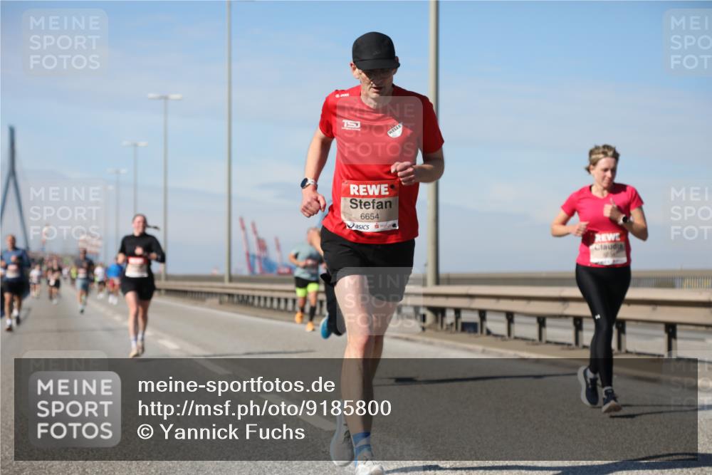 03.10.2025 - Köhlbrandbrückenlauf Yannick Fuchs http://msf.ph/oto/9185800 03.10.2025 11:43:44 Position 3 15, 6654 meine-sportfotos.de