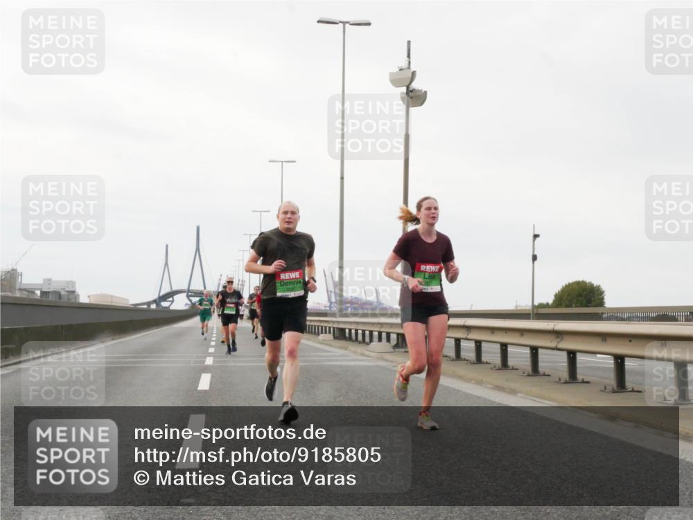 03.10.2025 - Köhlbrandbrückenlauf Matties Gatica Varas http://msf.ph/oto/9185805 03.10.2025 15:43:38 Position 3  meine-sportfotos.de