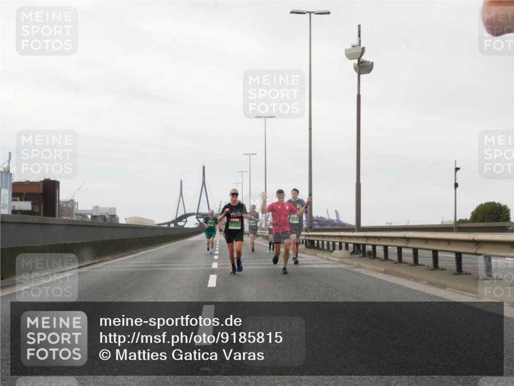 03.10.2025 - Köhlbrandbrückenlauf Matties Gatica Varas http://msf.ph/oto/9185815 03.10.2025 15:43:40 Position 3  meine-sportfotos.de