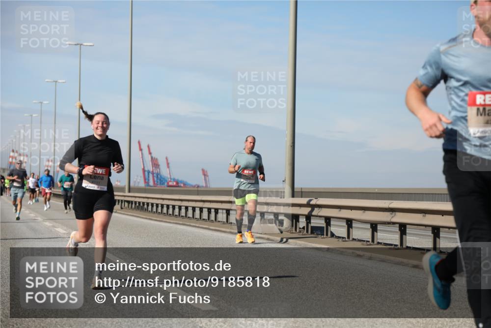 03.10.2025 - Köhlbrandbrückenlauf Yannick Fuchs http://msf.ph/oto/9185818 03.10.2025 11:43:45 Position 3 4111 meine-sportfotos.de
