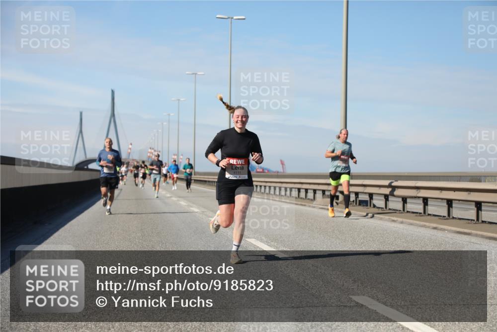03.10.2025 - Köhlbrandbrückenlauf Yannick Fuchs http://msf.ph/oto/9185823 03.10.2025 11:43:46 Position 3 4111 meine-sportfotos.de