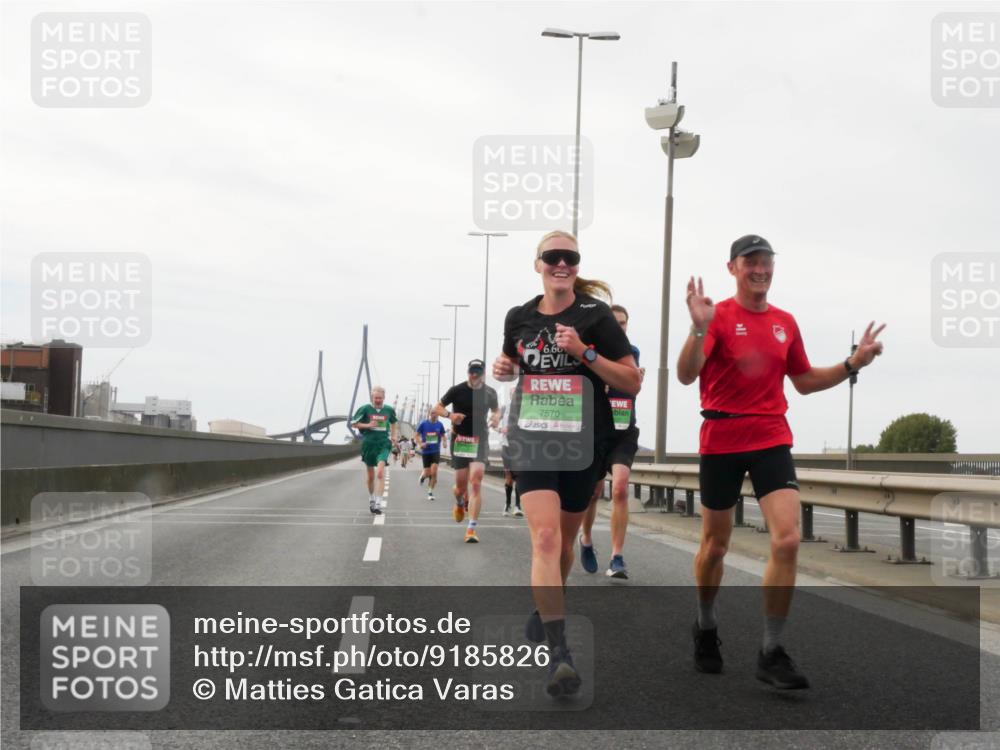 03.10.2025 - Köhlbrandbrückenlauf Matties Gatica Varas http://msf.ph/oto/9185826 03.10.2025 15:43:42 Position 3 6, 66, 7570 meine-sportfotos.de